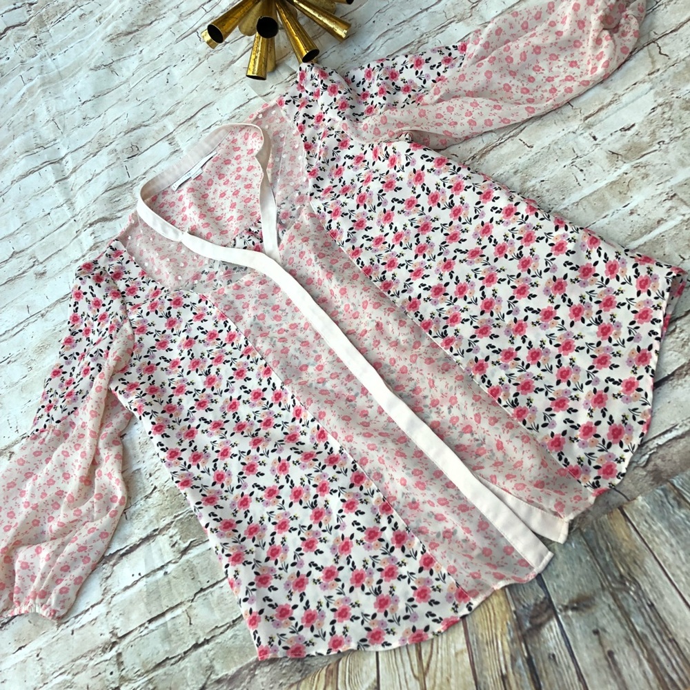 Lauren Conrad tiny flowers 🌸 & Lace